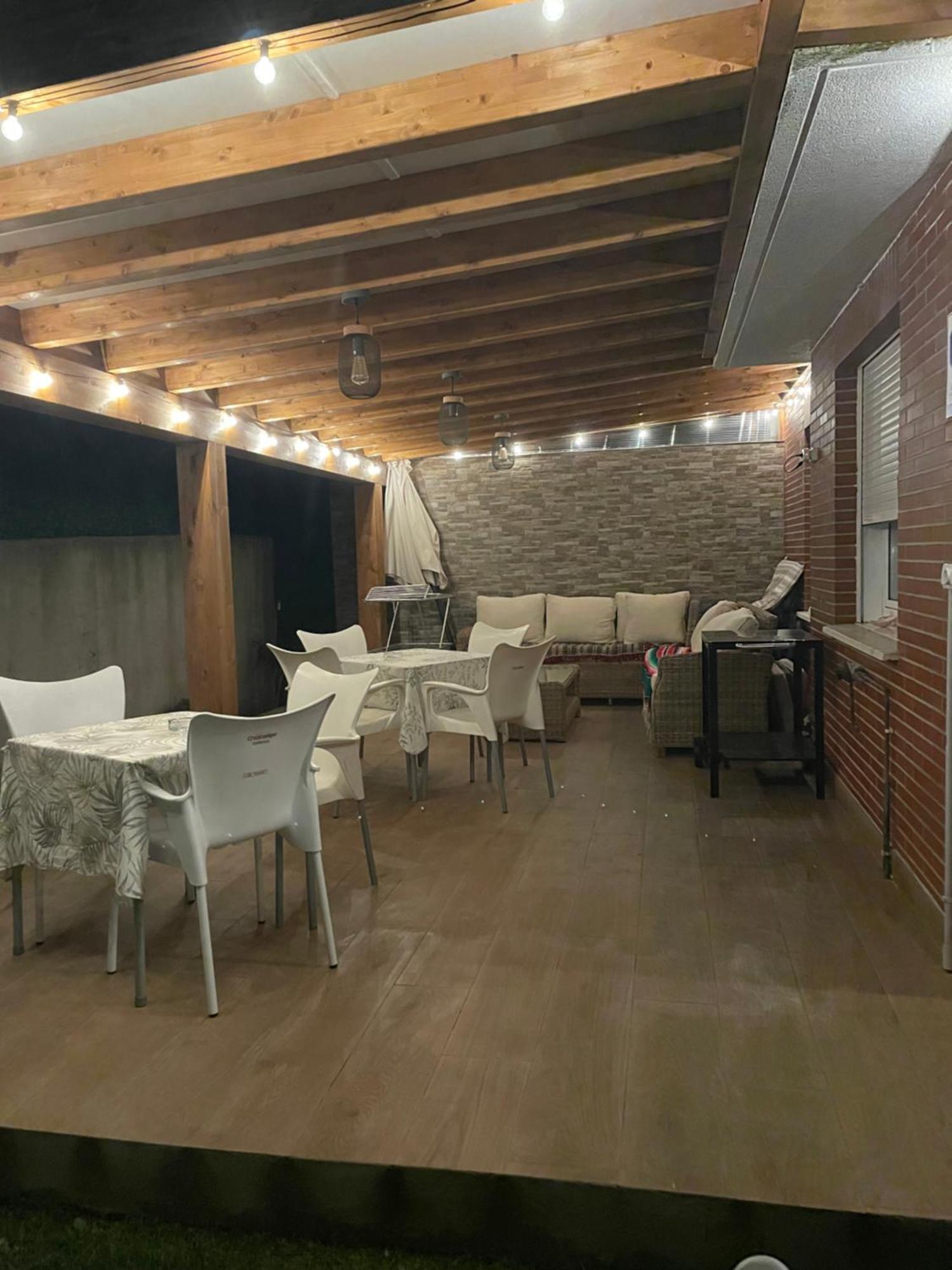 Habitaciones En Chalet Con Jardin Boo De Pielagos Exterior photo